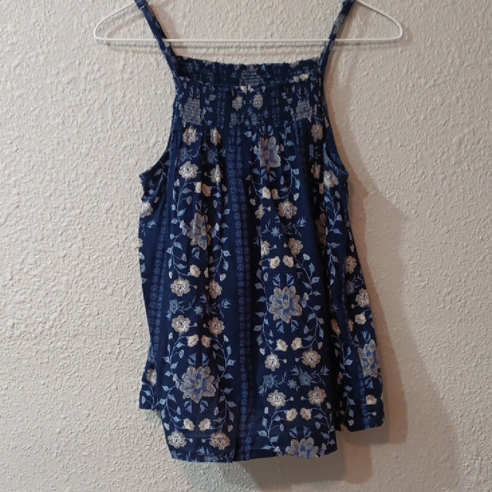 Old Navy Navy Floral Camisole, size xs, blue and white floral top